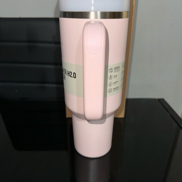 Stanley Clean Stale Quencher H2.O FlowState Tumbler- Bloom - Picture 5 of 7